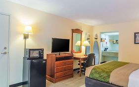Econo Lodge Inn & Suites Gulfport Ms